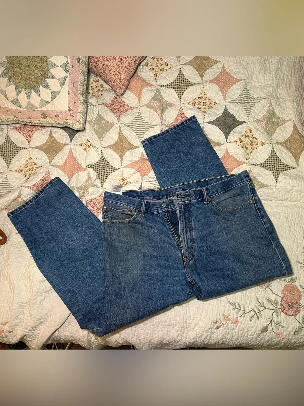 Levi's Men's Classic Blue Relaxed Straight Jeans